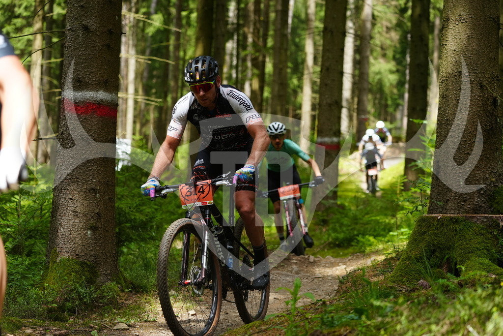 FC100271 | Fotogalerie der Treibjagd im Dunkelwald - Dein MTB Etappenrennen im Erzgebirge - Realisiert mit Pictrs.com