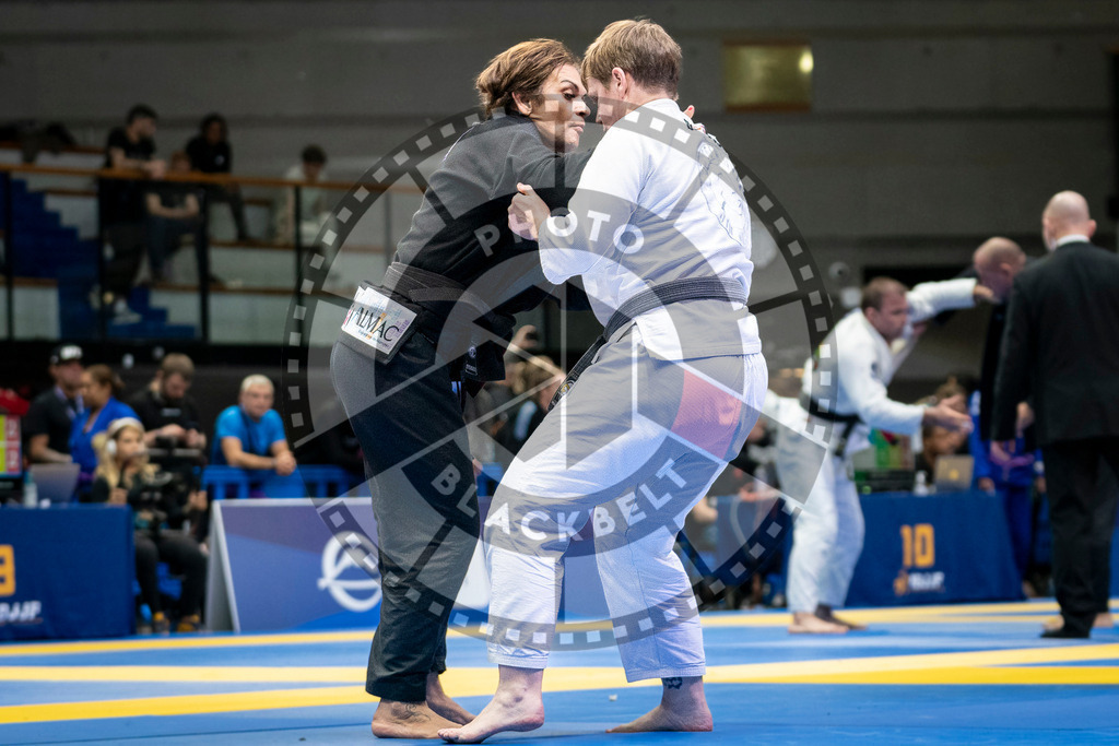 20240125PBB01390 | Fighters compete during the sixth day of the Brazilian Jiu-jitsu European Championship of the IBJJF in Paris, France, on January 25, 2024.