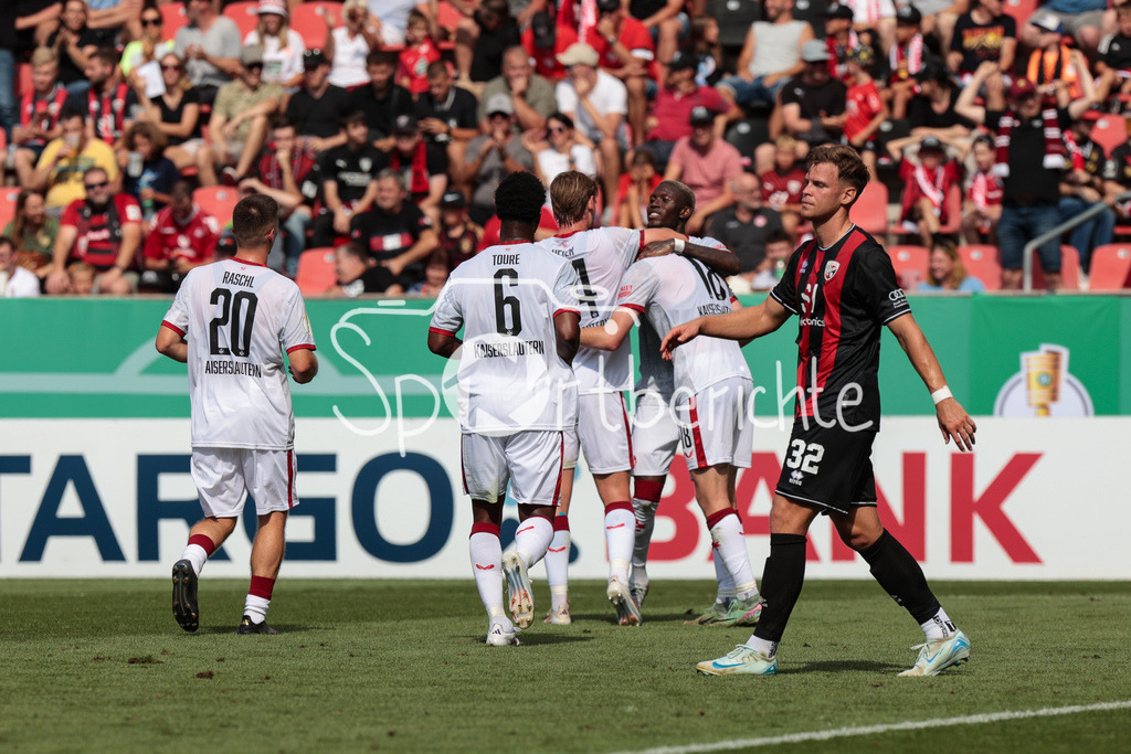 FC Ingolstadt - 1. FC Kaiserslautern | Jubel nach dem Treffer zum 0-2 durch Jannik MAUSE (FCK #18) / Freude / Happy / Tor / Torschuetze / Doppelpack