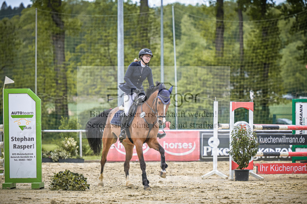 DOS_8930 | Entdecke hochwertige Reitturnierfotos von Foto Oger. Professionell, emotional und authentisch – jetzt Lieblingsmomente im Shop bestellen.Deutschlandweite Turnierfotografie. - Realisiert mit Pictrs.com