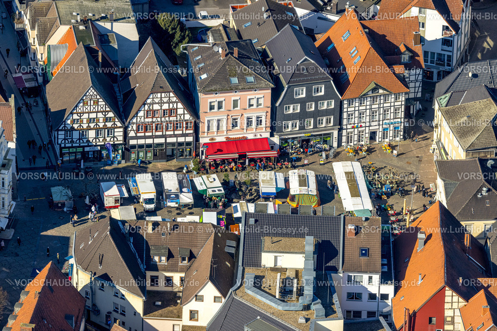 Unna230213939 | Luftbild, Altstadt mit Fachwerkhäusern und Wochenmarkt auf dem Marktplatz, Unna, Ruhrgebiet, Nordrhein-Westfalen, Deutschland