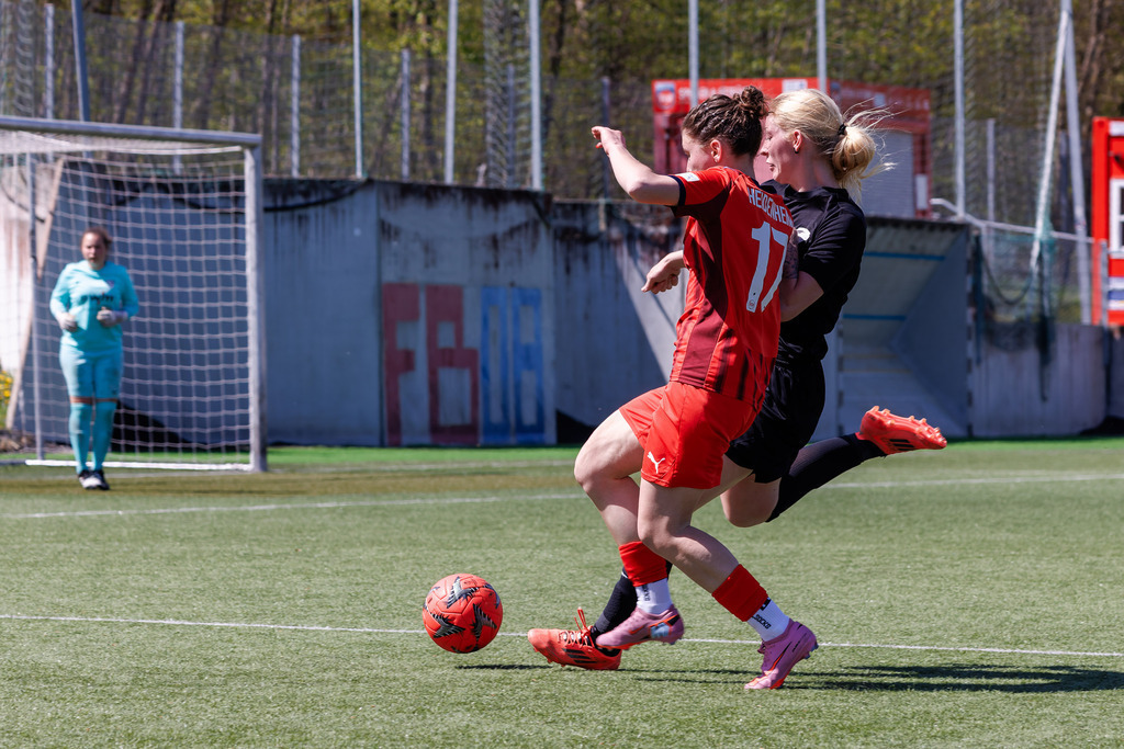 20260426-FCH-Hohenmemmingen_075 | 1.FC Heidenheim 1846 II vs. SGM Hohenmemmingen/Sontheim, Fußball, Frauen, Bezirksliga Meisterrunde, 2025/2026, 1. Spieltag, 26.04.2026 in Heidenheim, Kunstrasen b. Voith-Arena West(Foto: Michael Bulling) - Realisiert mit Pictrs.com