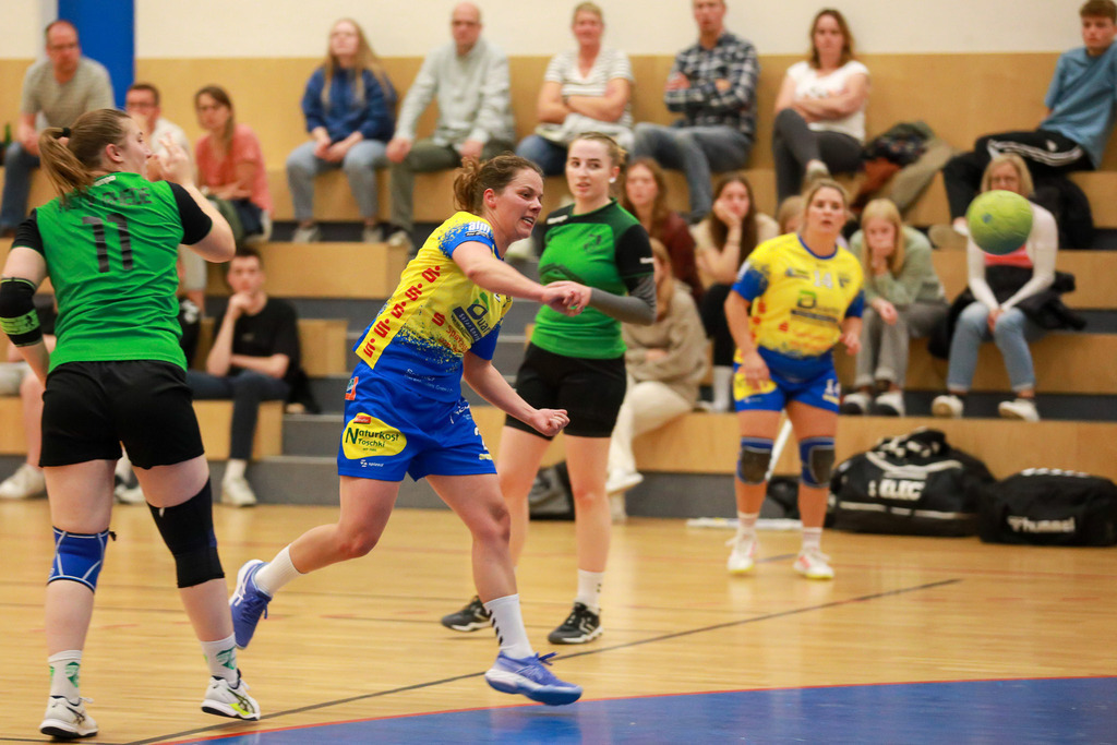 HcTvRhedeII_SvNeukirchen_150924_075 | Bildergalerie von Sport-Ereignissen aber auch von weiteren spannenden Dingen - nicht nur vom Niederrhein. In Anlehnung an den bekannten Spruch von Hanns Dieter Hüsch heißt das Motto: "Niederrhein ist überall".  - Realisiert mit Pictrs.com