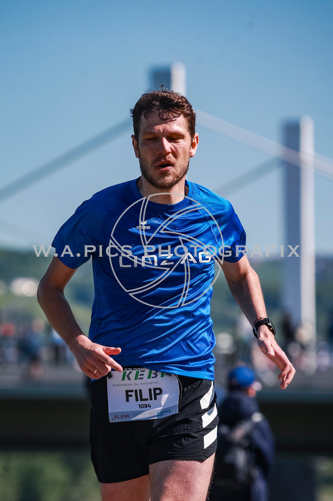 ..... | LINZ,AUSTRIA,27.April 25, Int. 3 Brückenlauf Linz  , Image shows: Photo: WAPICS / Manuel Binder