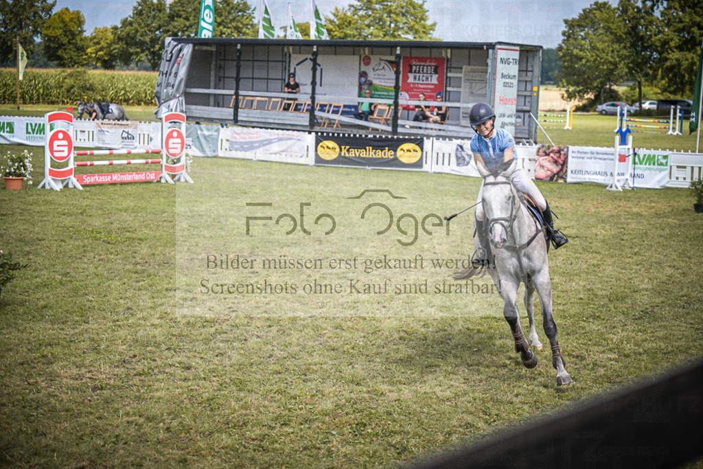 DOS_6829 | Entdecke hochwertige Reitturnierfotos von Foto Oger. Professionell, emotional und authentisch – jetzt Lieblingsmomente im Shop bestellen.Deutschlandweite Turnierfotografie. - Realisiert mit Pictrs.com