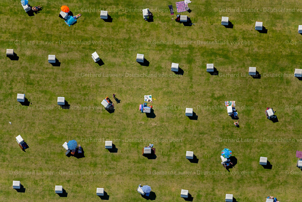 4037324 | Strandkörbe am Strand bei Büsum