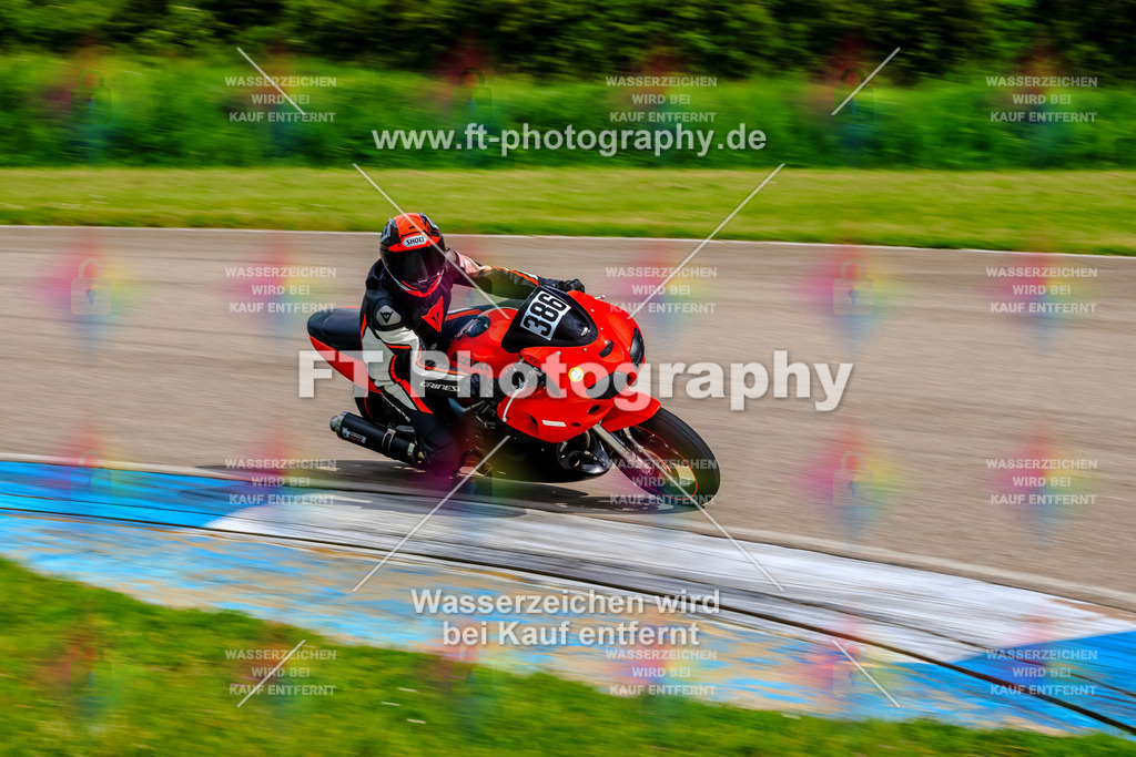 MotoTeam-9305 | Hier findet Ihr Bilder von Touristenfahrten auf der Nürburgring Nordschleife oder von anderen Veranstaltungen die ich besucht habe. Viel Spass beim Durch Schauen 