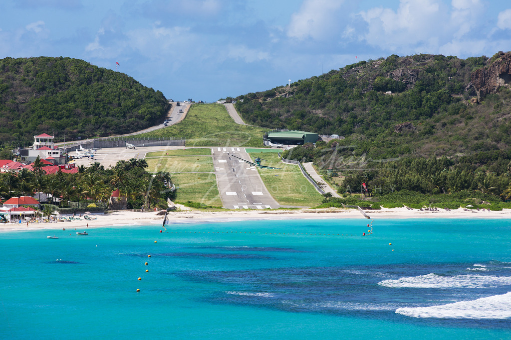 107 | Buy high-quality aviation and travel photography prints by professional photographer Timo Breidenstein. Authentic images, professionally printed, worldwide shipping. - Realisiert mit Pictrs.com