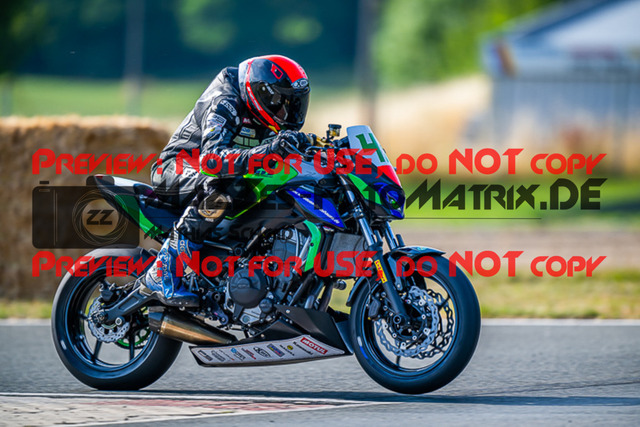 MaZZes_FotoMatrix_220722_9563 | TWIN