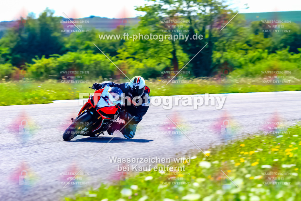 014-5825 | Hier findet Ihr Bilder von Touristenfahrten auf der Nürburgring Nordschleife oder von anderen Veranstaltungen die ich besucht habe. Viel Spass beim Durch Schauen 