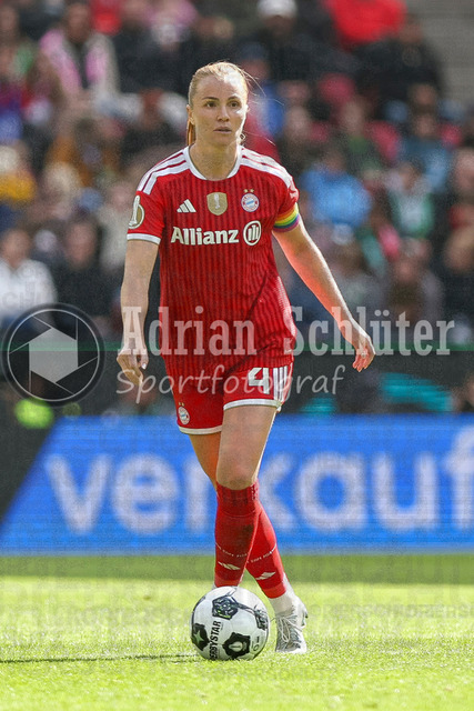 14.05.2026, GER, Fussball, Frauen, DFB-Pokal, Finale, Saison 2025/2026, VfL Wolfsburg - FC Bayern München | Glodis Viggosdottir (Bayern) in Aktion am Ball, Einzelaktion