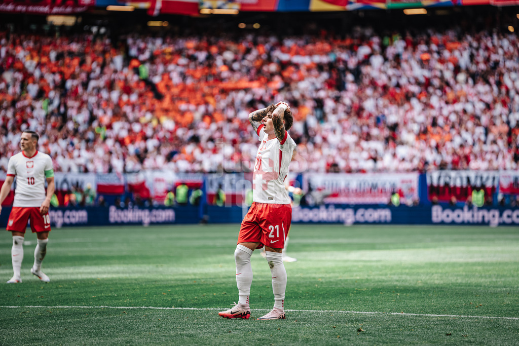 Fußball | Herren | UEFA-Fußball-Europameisterschaft 2024 | Gruppe D | Polen vs. Niederlande | 16.06.2024 | Nicola Zalewski (#21, Polen) ärgert sich