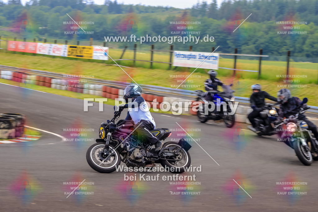 OBK-5667 | Hier findet Ihr Bilder von Touristenfahrten auf der Nürburgring Nordschleife oder von anderen Veranstaltungen die ich besucht habe. Viel Spass beim Durch Schauen 