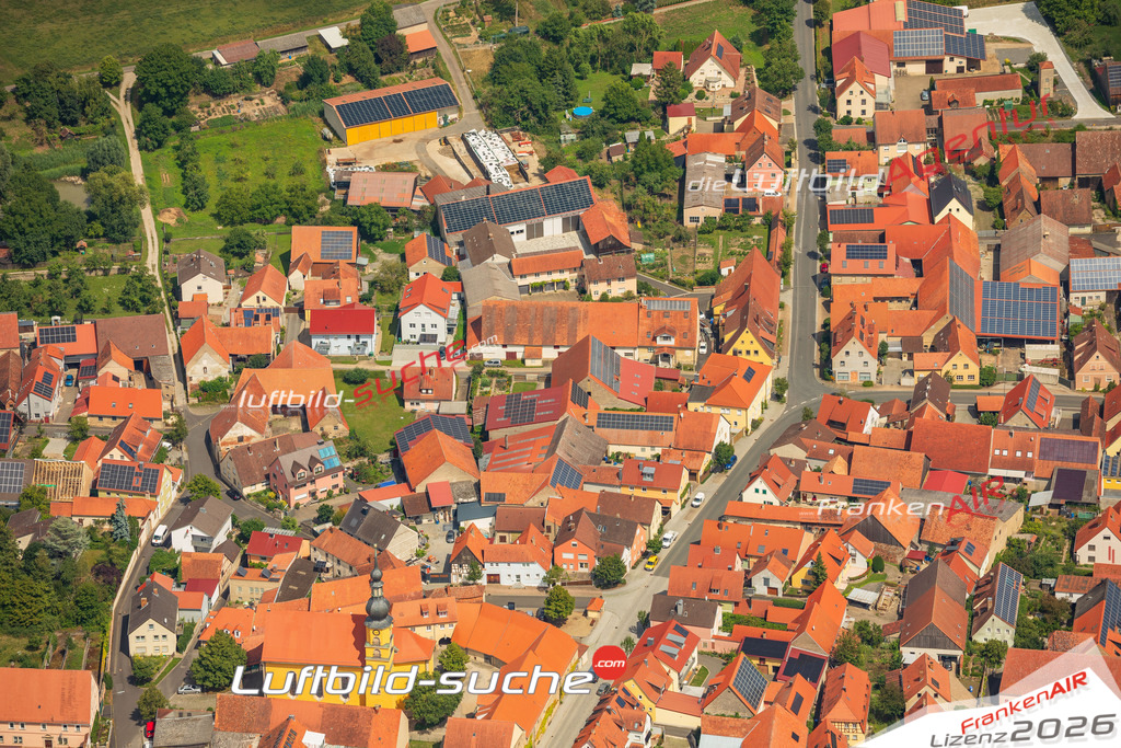 Luftaufnahme der Stadt Willanzheim - Die Luftaufnahme wurde 2025 vom UL-Flugzeug heraus erstellt ( keine Drohne ) - Hochauflösende Luftaufnahme - für professionelle Ausdrucke geeignet. Die Geschenkidee !Mit Lizenz und Bildrechte bestellbar
