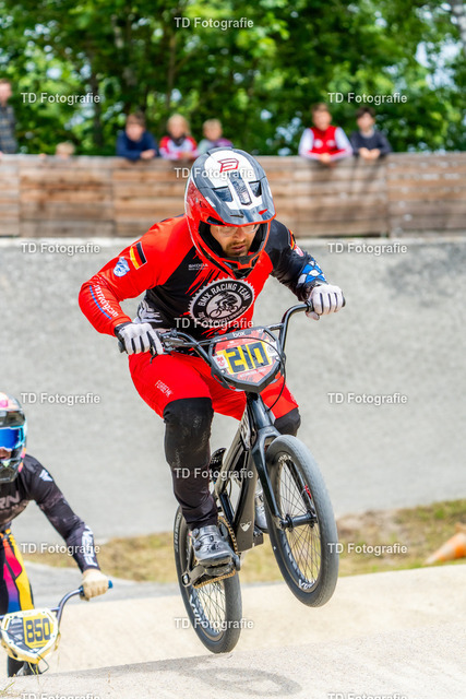 BayBMX2026-05894 | Fotogalerie von Thomas Dettweiler mit Eventbildern und lizenzfreien Fotos. Perfekt als Wandbild, für Büro, Website oder private Nutzung. - Realisiert mit Pictrs.com