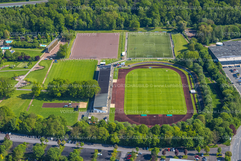 Arnsberg230500417 | Luftbild, Sportzentrum Große Wiese Fußballplatz, Hüsten, Arnsberg, Sauerland, Nordrhein-Westfalen, Deutschland