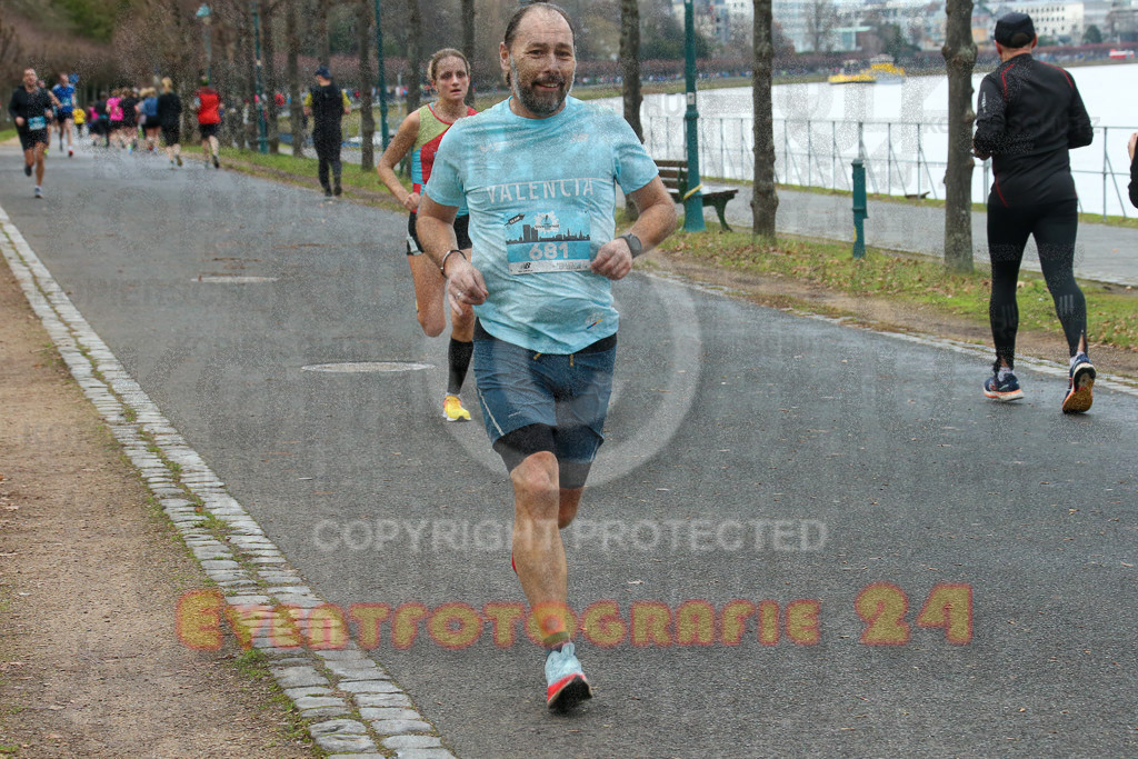 221231_1136_EX1_8373 | Sportfotografie im Rhein-Sieg Kreis, Köln, Bonn, NRW, Rheinland Pfalz, Hessen, etc. Unser Tätigkeitsfeld umfasst den Laufsport vom Volkslauf über den Marathon, Duathlon, Triathon bis zum Ultralauf wie Kölnpfad Ultra oder Schindertrail.