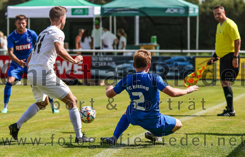 2023-07-22_117_FC_Eitting_gegen_FC_Moosinning | Eitting, Deutschland, 22.07.2023:
Fußball, Kreisliga 2023 / 2024, Testspiel, FC Eitting gegen FC Moosinning, Endergebnis: 0:4

Maximilian Lechner (FC Moosinning, #11), Fabian Neudecker (FC Eitting, #2)

Foto: Christian Riedel / fotografie-riedel.net