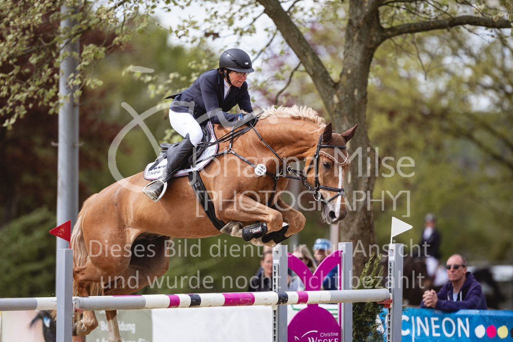 240428_Spenge_Stil-S-111 | Deine schönsten Turniermomente als professionelle Fotos! Entdecke hochwertige Pferdesport-Fotografie im Online-Shop. Jetzt Fotos finden & bestellen!