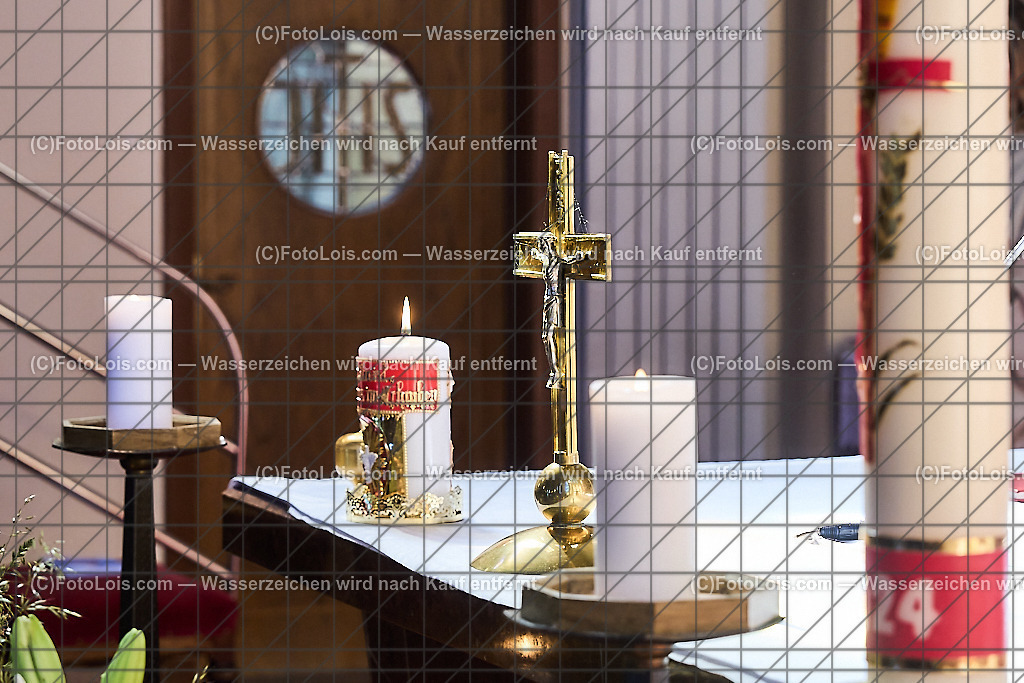ALP0610_PfarrFirmung Wieselburg_Altar | (C)FotoLois.com, Alois Spandl, Firmung in der Pfarrkirche Wieselburg mit Generalvikar Dr. Christoph Weiss, Dechant Pfarrer Daniel Kostrzycki und Monignore Franz Dammerer, Sa 15. Juni 2024.