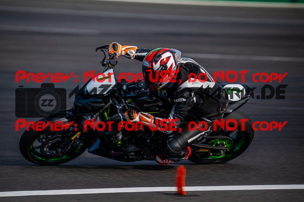 MaZZes_FotoMatrix_220507_94393 | Fotograf Mathias Schmid
Sportfotograf,
Eventfotograf,
Hochzeitsfotograf,
Portraitfotograf