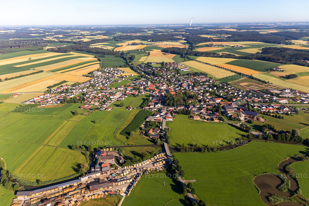 Luftbild:  in Gerzen im Bundesland Bayern in Deutschland. – Foto: IMG_132996.jpg vom 03.07.2022 durch Werner Riehm/FLY-FOTO.de – Auflösung des Originals: 5472 x 3648 px – Aktuelles - Verwaltungsgemeinschaft
