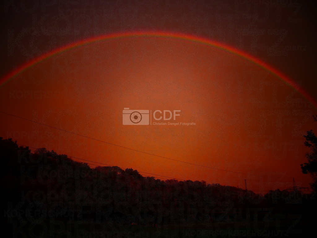 P1560722 | Regenbogen im abendlicht über Göppingen - Realisiert mit Pictrs.com