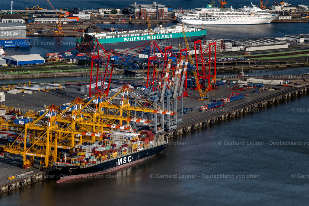 4030534 | BREMERHAVEN 01.06.2020 Containerterminal im Containerhafen des Überseehafen Am Nordhafen in Bremerhaven im Bundesland Bremen. // Container Terminal in the port of the international port Am Nordhafen in Bremerhaven in the state Bremen. Foto: Gerhard Launer