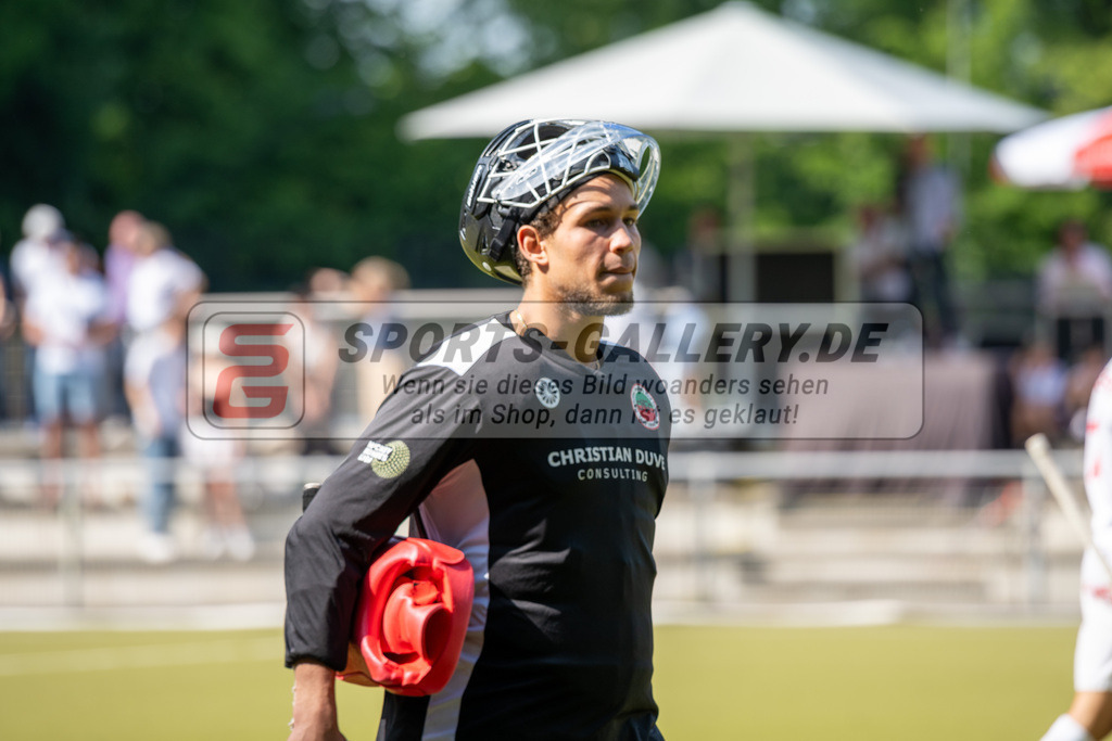 SFE_20240511_0158 | Krefeld, Deutschland, 11.05.2024: Onyekwue NnaJi (Crefelder HTC) in Aktion waehrend des Spiels der Feldhockey 1. Bundesliga Herren zwischen Crefelder HTC - Rot Weiss Köln im Gerd-Wellen-Hockeyanlage am 11.05.2024 in Krefeld, Deutschland. (Foto von Stephan Fehrmann)

Krefeld, Germany, 11.05.2024: Onyekwue NnaJi (Crefelder HTC) in action during the game of Feldhockey 1. Bundesliga Herren between Crefelder HTC - Rot Weiss Köln in Gerd-Wellen-Hockeyanlage at 11.05.2024 in Krefeld, Deutschland. (Foto from Stephan Fehrmann)
