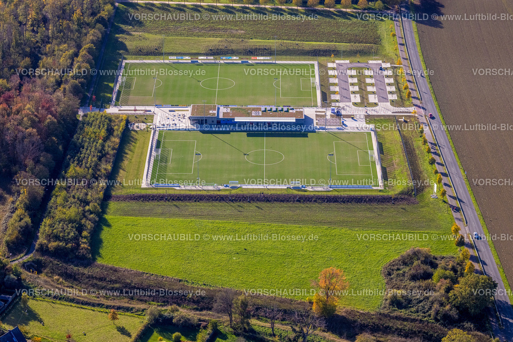 Neukirchen-Vluyn221004754 | Luftbild, Neuer Fußballplatz am Schulzentrum, Tersteegenstraße, Neukirchen, Neukirchen-Vluyn, Ruhrgebiet, Niederrhein, Nordrhein-Westfalen, Deutschland