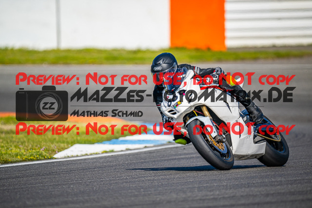 MaZZes_FotoMatrix_230410_4297 | GELB