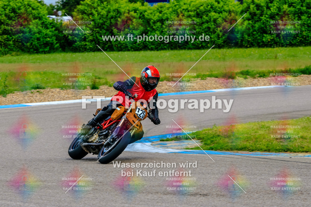 MotoTeam-9122 | Hier findet Ihr Bilder von Touristenfahrten auf der Nürburgring Nordschleife oder von anderen Veranstaltungen die ich besucht habe. Viel Spass beim Durch Schauen 