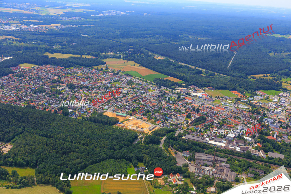 Die Luftaufnahme der Stadt Altenstadt-an-der-waldnaab wurde vom UL-Flugzeug heraus erstellt ( keine Drohne )- hohe Auflösung für beste Qualität