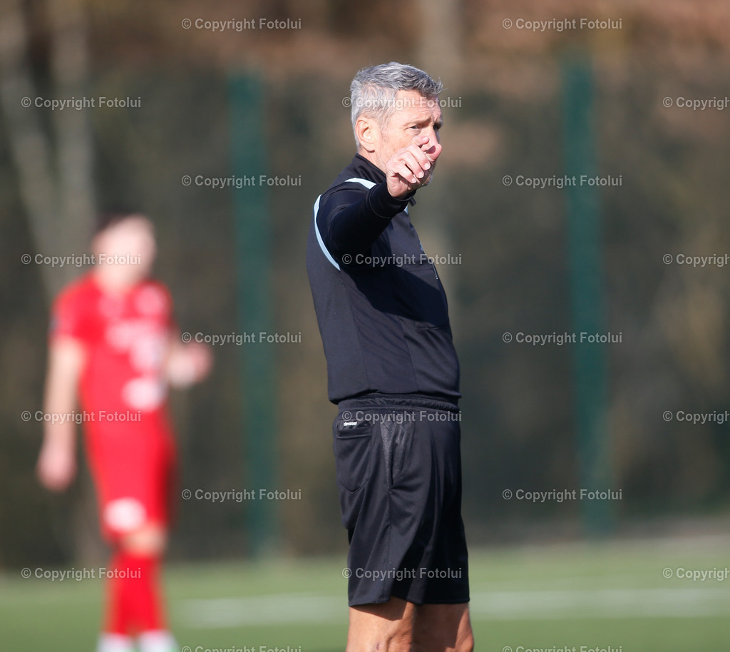 A_LUI_02032024_53 | SPORT,FUSSBALL LT1 OOE LIGA ASKOE OEDT-SV HAIDLMAIR GRUEN WEISS MICHELDORF 02.03.2024 IM BILD: SCHIEDSRICHTER ERHARD FUCHS EISNER  FOTO:FOTOLUI