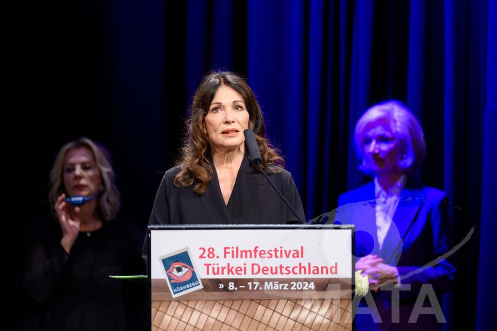 _DWA8097 | Schauspielerin Iris Berben als Ehrenpreisträgerin beim 28. Filmfestival Türkei Deutschland am 08.3.2024  in Nürnberg - Realisiert mit Pictrs.com