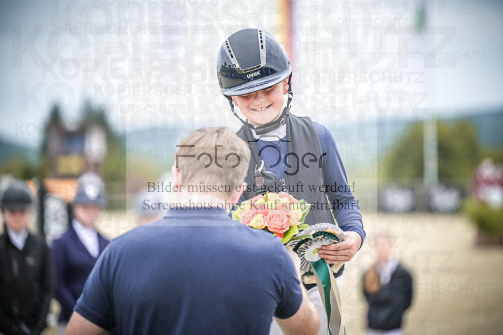 DOS_0020 | Entdecke hochwertige Reitturnierfotos von Foto Oger. Professionell, emotional und authentisch – jetzt Lieblingsmomente im Shop bestellen.Deutschlandweite Turnierfotografie. - Realisiert mit Pictrs.com