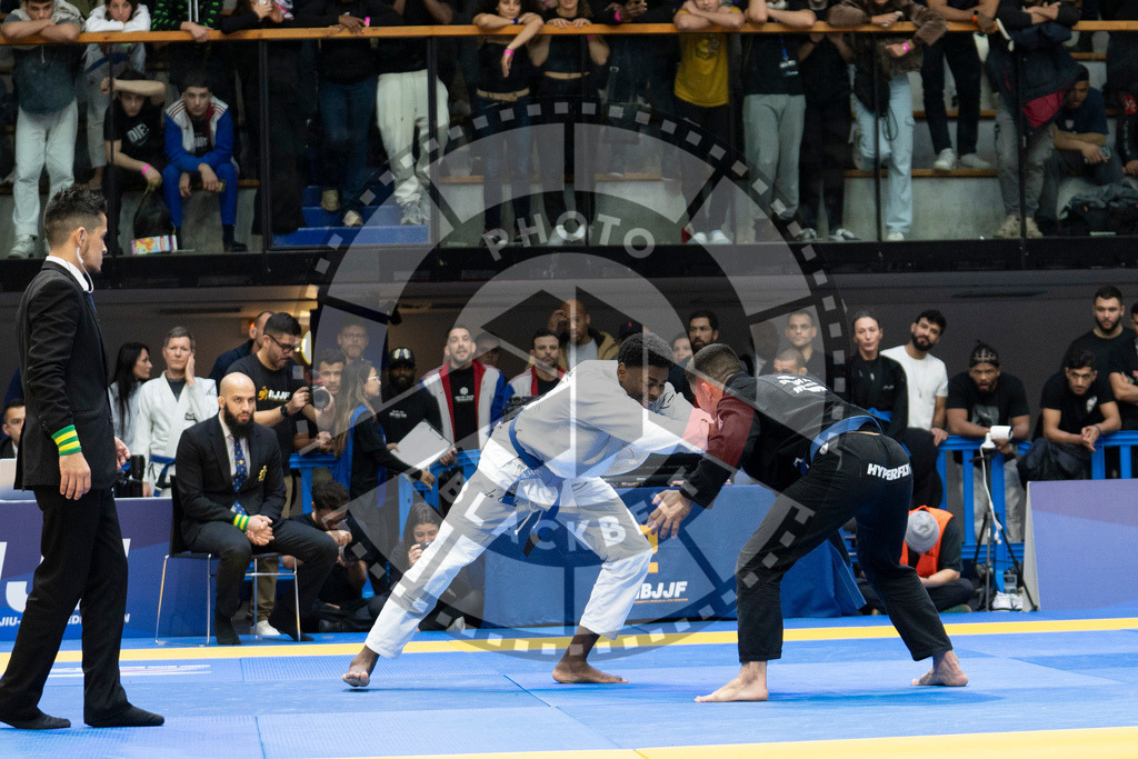 20240122PBB5298 | Fighters compete during the second day of the IBJJF European Championship in Paris, France, on January 22, 2024.