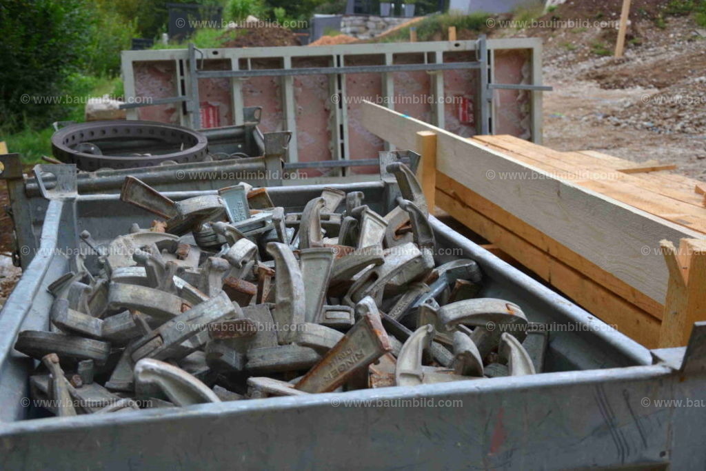 bib-lg01-baustelleneinrichtung-0067 | Nach LV-Leistungsgruppen sortierte Detailfotos über den Bau eines Hauses. Alle Hausbau-Bilder direkt vom Urheber und Autor der Website Haus-Selber-Bauen.com
