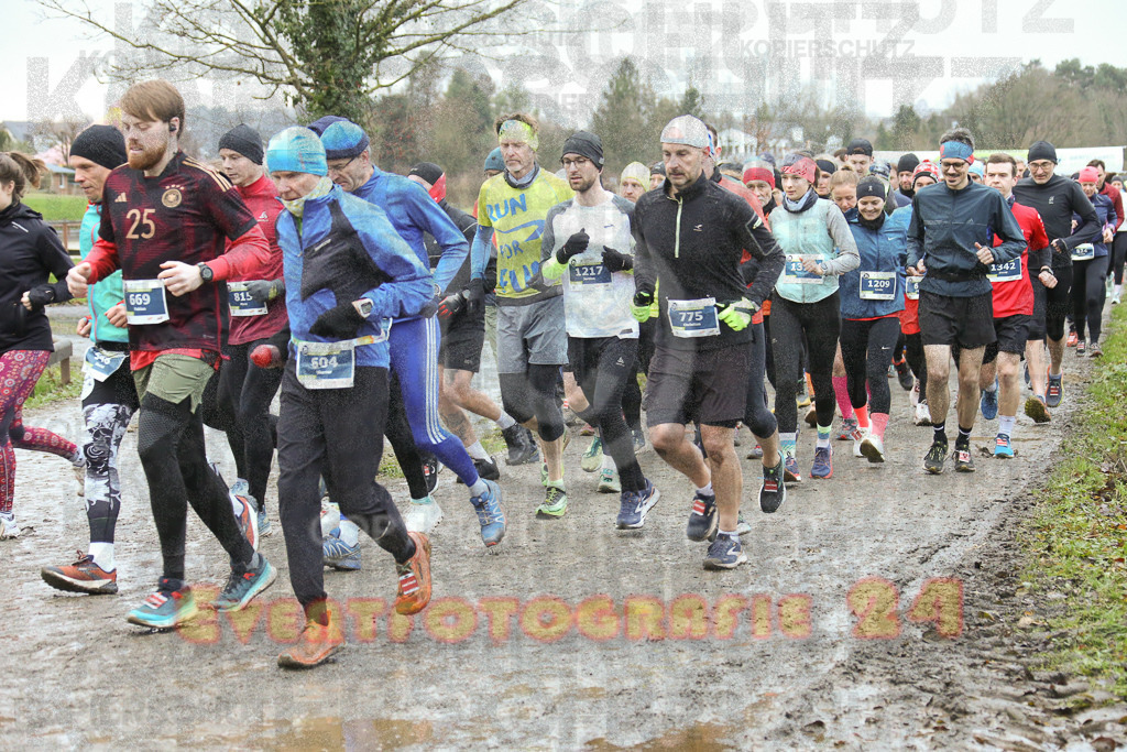 241208_0926_EX1_3719 | Sportfotografie im Rhein-Sieg Kreis, Köln, Bonn, NRW, Rheinland Pfalz, Hessen, etc. Unser Tätigkeitsfeld umfasst den Laufsport vom Volkslauf über den Marathon, Duathlon, Triathon bis zum Ultralauf wie Kölnpfad Ultra oder Schindertrail.