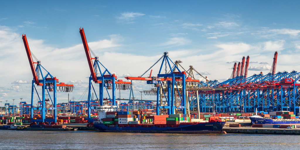 10250702 - Containerterminal Burchardkai | Blick auf das Containerterminal Burchardkai im Hamburger Hafen.