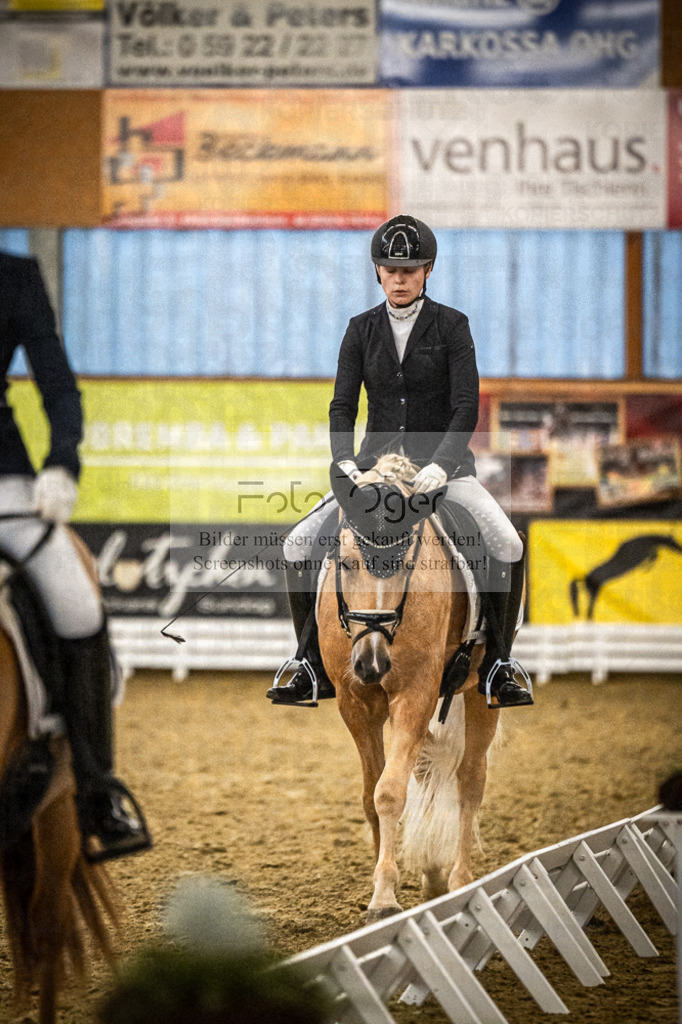 DOS_1400 | Entdecke hochwertige Reitturnierfotos von Foto Oger. Professionell, emotional und authentisch – jetzt Lieblingsmomente im Shop bestellen.Deutschlandweite Turnierfotografie. - Realisiert mit Pictrs.com