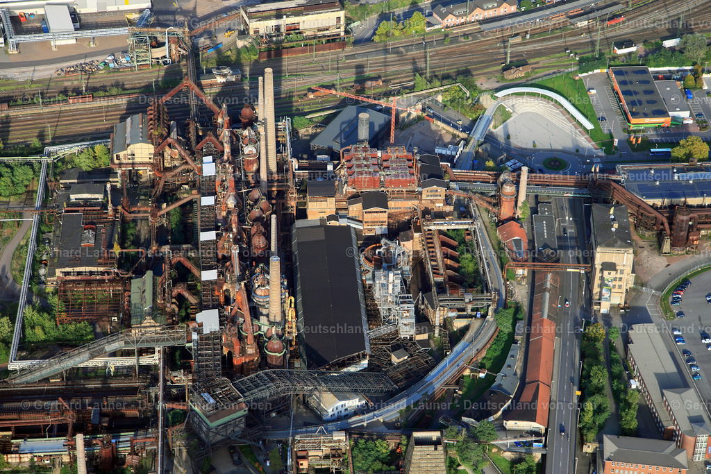 3070519 | Die Völklinger Hütte ist das weltweit einzige vollständig erhaltene Eisenwerk weltweit.Es ist das erste Industriedenkmal dieser Epoche, das in die Welterbeliste der UNESCO aufgenommen wurde