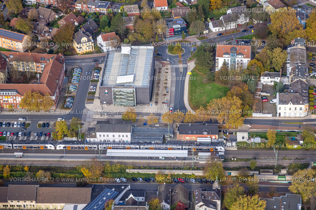 Kamen221012581 | Luftbild, Kreispolizeibehörde Unna Polizeiwache Kamen, Parkhaus, Kamen Bahnhof, Kamen, Ruhrgebiet, Nordrhein-Westfalen, Deutschland