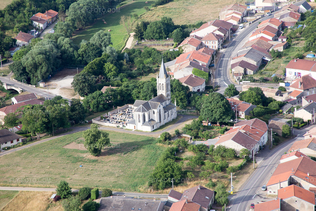Aerial view: View of the town in Pannes in the state Meurthe et Moselle, France.Photo: IMG_083292.jpg taken on 07/12/2015 by Werner Riehm/FLY-FOTO.comResolution of the original: 5472 x 3648 px