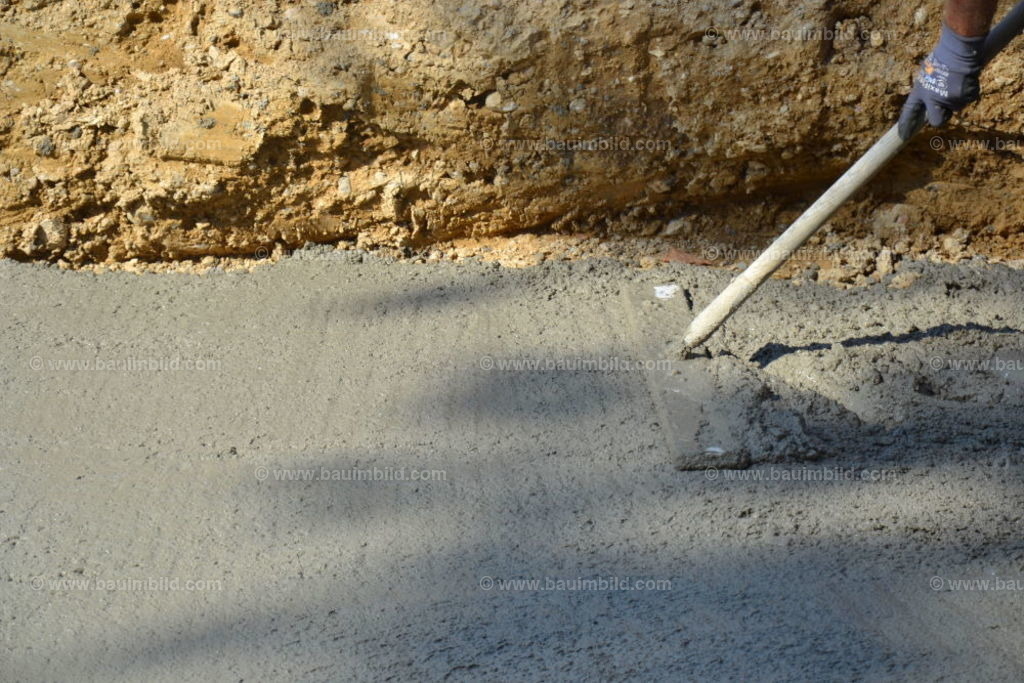 bib-lg04-betonarbeiten-0052 | Nach LV-Leistungsgruppen sortierte Detailfotos über den Bau eines Hauses. Alle Hausbau-Bilder direkt vom Urheber und Autor der Website Haus-Selber-Bauen.com