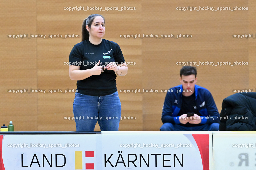 VSV Unihockey Damen vs. FCB München | Betreuerin VSV Unihockey Kerstin Köll, Headcoach VSV Unihockey Karl Dorfer, VSV Unihockey Damen vs. FCB München, VSV Unihockey Damen vs. FCB München am 24.01.2026 in Villach (Ballspielhalle St. Martin), Austria, (Photo by Bernd Stefan)