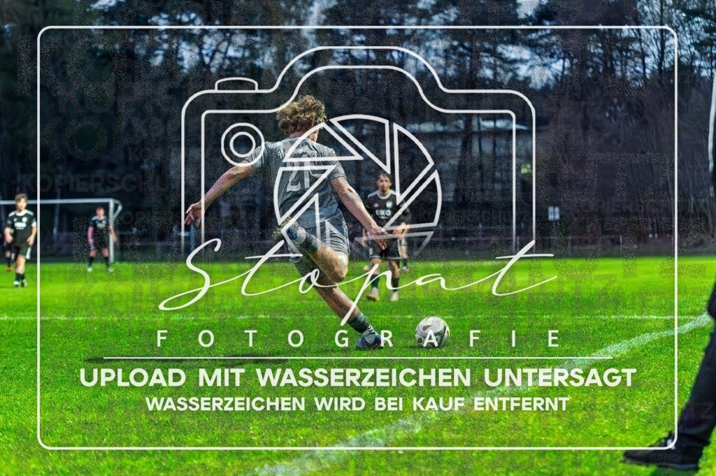 HMFGFS-1046 | Finn Schoenig (Heidmark 3 #21) beim Herren 3. Kreisklasse HK Spiel zwischen Heidmark III und FG Fulde-Stellichte im Heidmarkstadion, Bad Fallingbostel (Simon Paul Stopat) - Realisiert mit Pictrs.com