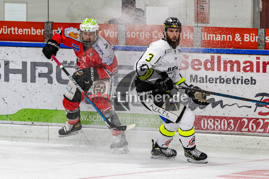 TSV Peißenberg Miners vs ERSC Amberg Wild Lions | Eishockey Bayernliga 2023/2024, TSV Peißenberg Miners vs ERSC Amberg Wild Lions,
Richard STÜTZ (Wild Lions 3) und Moritz Birkner (Miners 95),
2023-10-27 in Peißenberg (Eisstadion)
3 Richard STÜTZ (Wild Lions 3), 95 Moritz Birkner (Miners 95)
Copyright: WolfgangxLindner foto-lindner.de