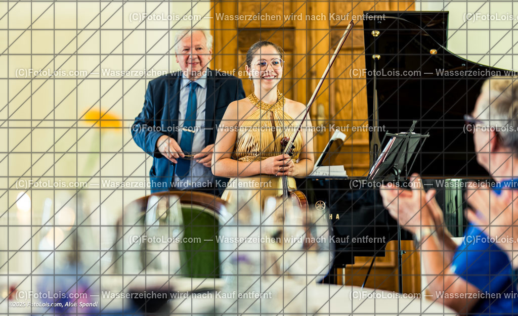 _ALP3695_Dinnerkonzert | XLI. CHOPIN-Festival - Prätatensaal, Sa 16. Aug. 2025, 13.00 Uhr, DINNERKONZERT, festliches Mittagessen mit musikalischen Darbietungen, Gewidmet Johann Strauss (200. Geburtstag) und Frédéric Chopin.    Manfred Wagner-Artzt - Klavier, Vera Kostner - Violine und Elias Tiefenbacher - Jazz-Piano.                     Manfred Wagner-Artzt und Vera Kostner 'versüßten' das Mahl mit Klavier und Violine im Walzertakt von Johann Strauß in dessen Jubiläumsjahr zum 200. Geburtstag indem sie den Frühlingsstimmenwalzer und G´schichten aus dem Wienerwald spielten.