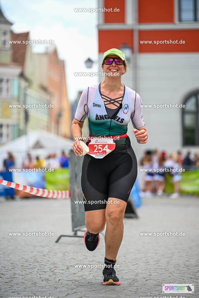 SZI_8135 | Stadttriathlon Erding 2025. #yourpictrs #sportshot_your_pictrs @Sportshotphotography #stadttriathlonerding Copyright: www.sportshot.de